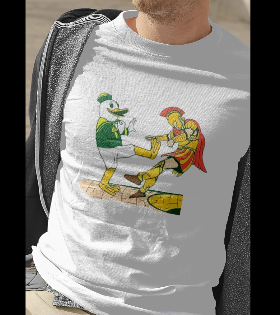 USC Trojans Versus Oregon Ducks Kick Scene T-Shirt