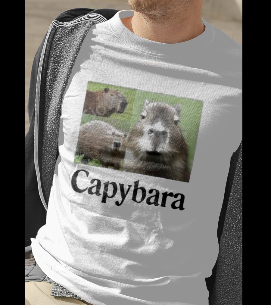 At The Moment Shop Capybara Trio Close-Up T-Shirt