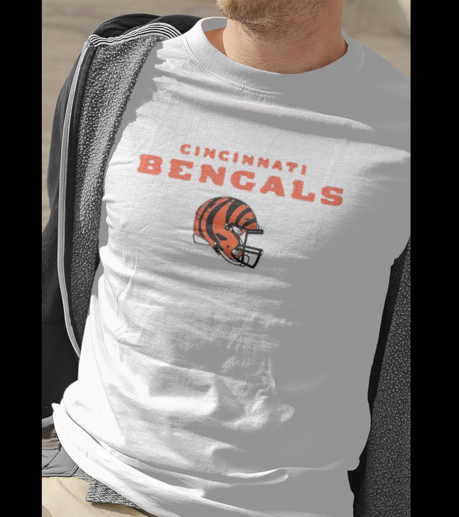 Logan Wilson Cincinnati Bengals 55 Number Helmet T-Shirt