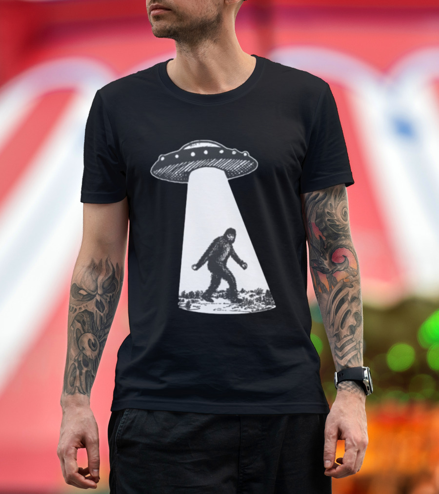 UFO Bigfoot Abduction Scene T-Shirt