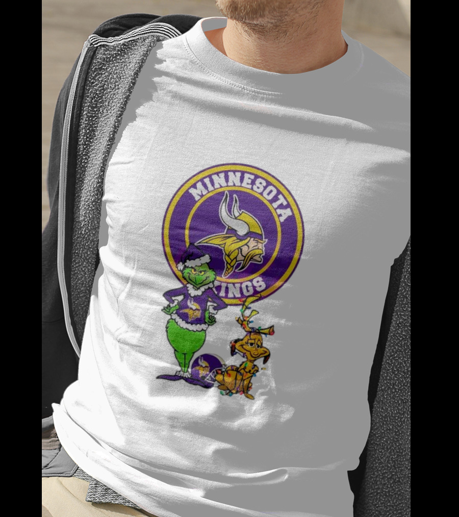 Grinch And Max Minnesota Vikings Christmas Fan Collaboration T-Shirt