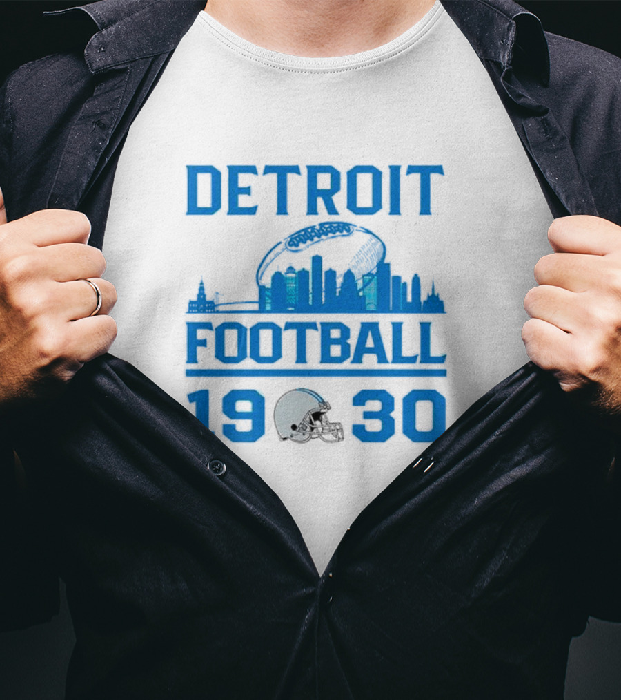 Detroit Lions Football 1930 Skyline Helmet Motif T-Shirt
