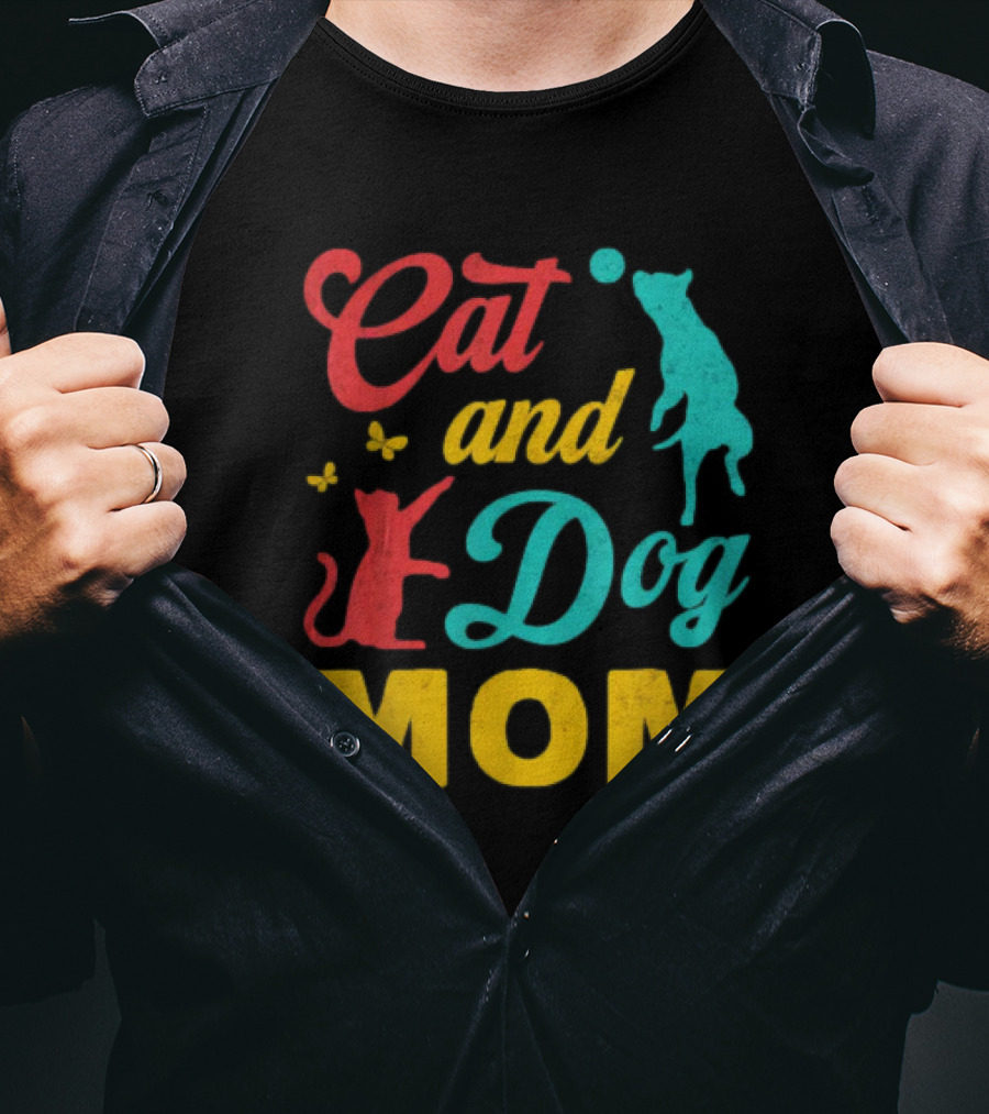 Cat And Dog Mom Vintage Mothers Day Cat Dog Lover Mama T-Shirt