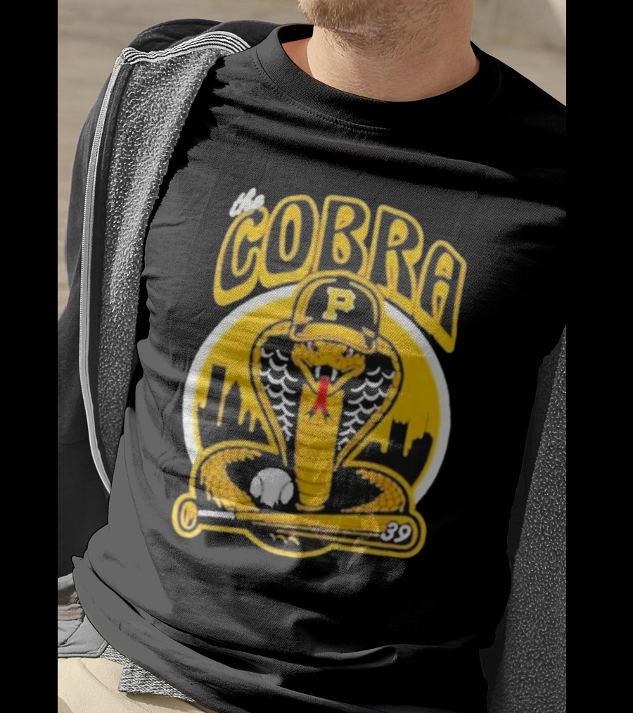 The Cobra Pittsburgh Pirates Baseball Bat City Skyline 39 T-Shirt