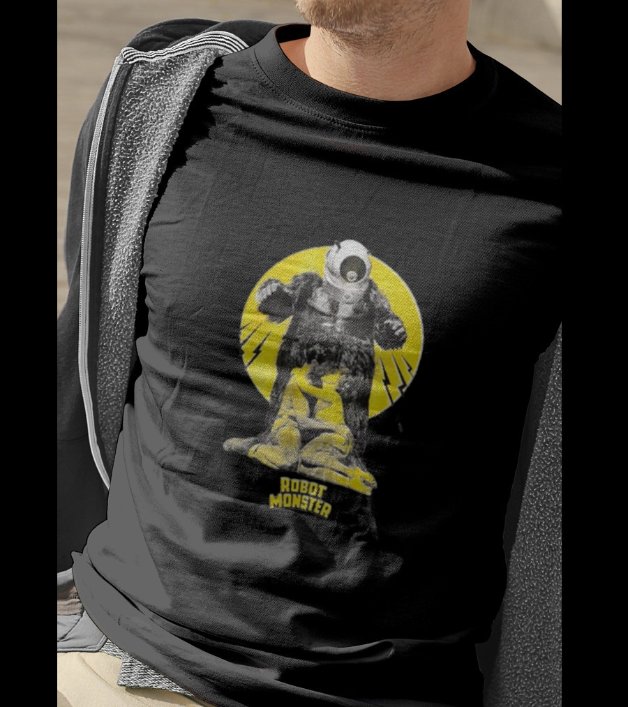 Robot Monster Vintage Retro Sci-Fi Creature Scene T-Shirt