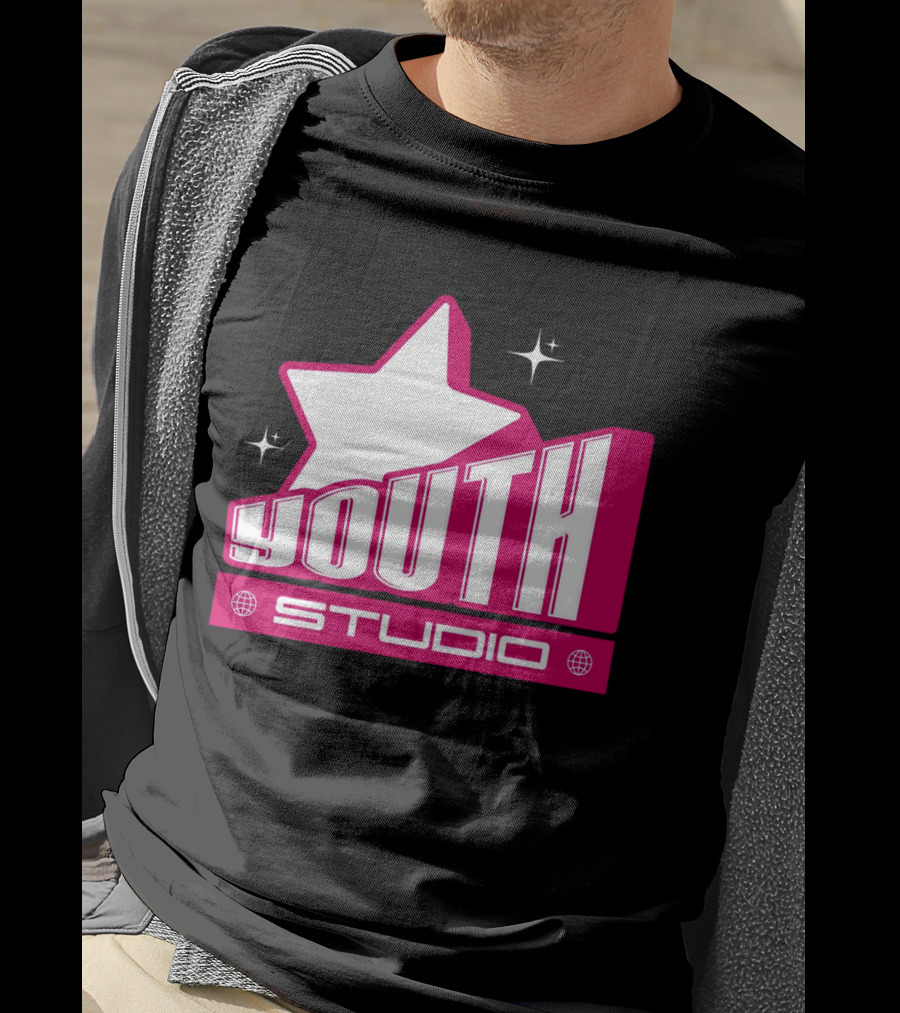 Youth Studio Magenta Y2k Streetwear T-Shirt