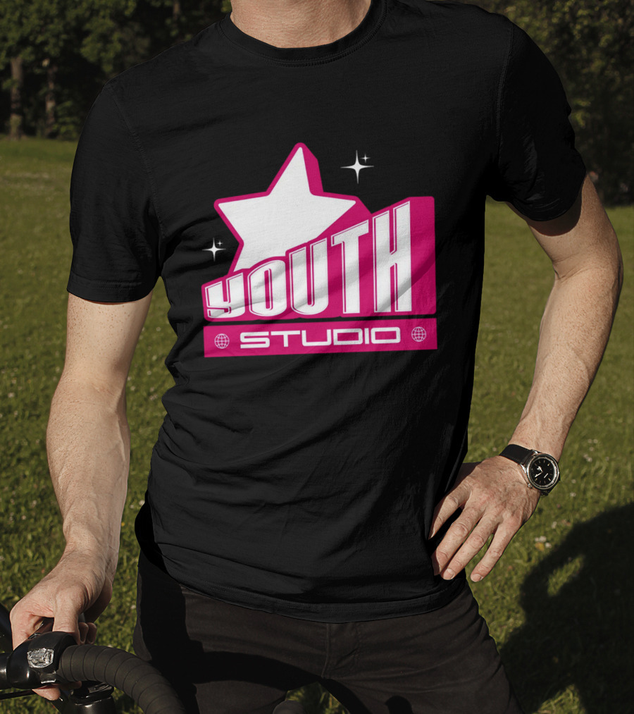 Youth Studio Magenta Y2k Streetwear T-Shirt