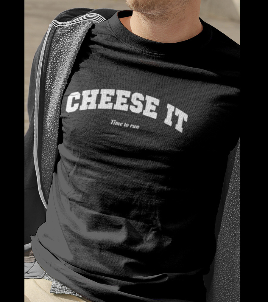 CHEESE IT Time To Run Classic Sports Style Text T-Shirt