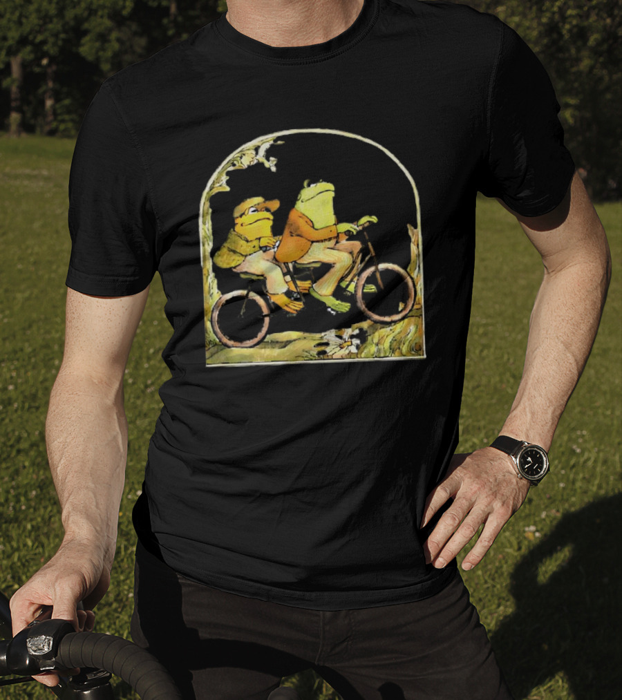 Frog And Toad Riding Tandem Bicycle In Nature Scene T-Shirt