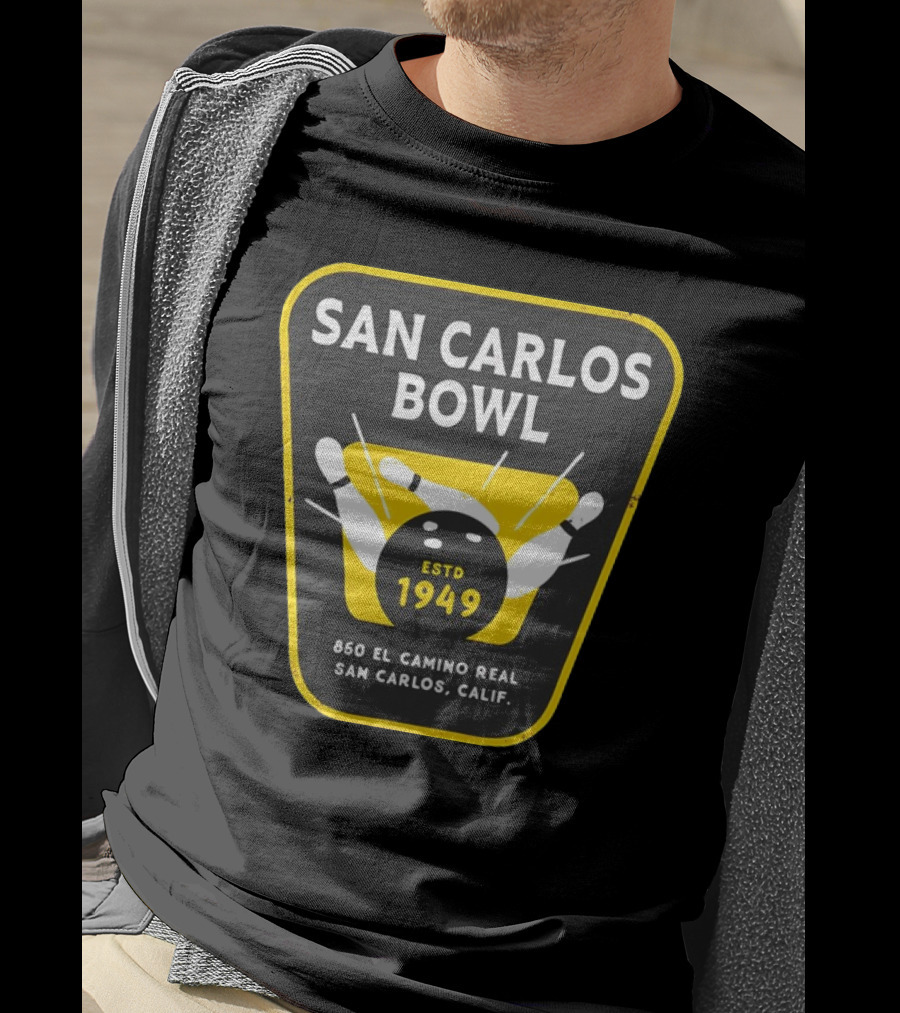 San Carlos Bowl 1949 Vintage Bowling Alley San Carlos Calif 850 El Camino Real T-Shirt