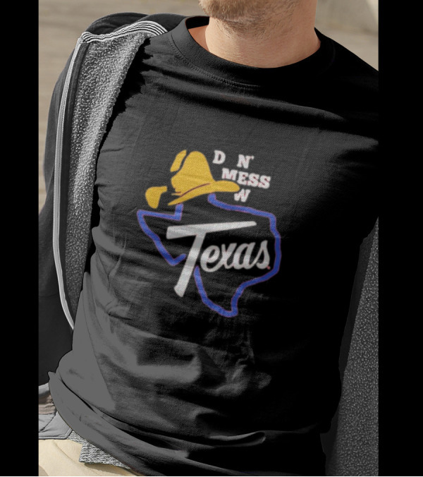 DNW Mess With Texas Cowboy Hat Outline Map T-Shirt