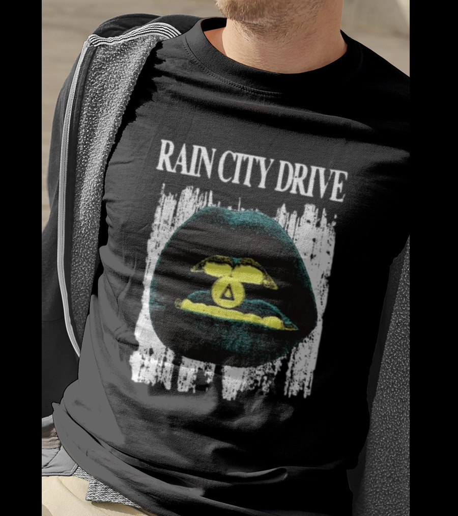 Rain City Drive Lips Neon Symbol T-Shirt