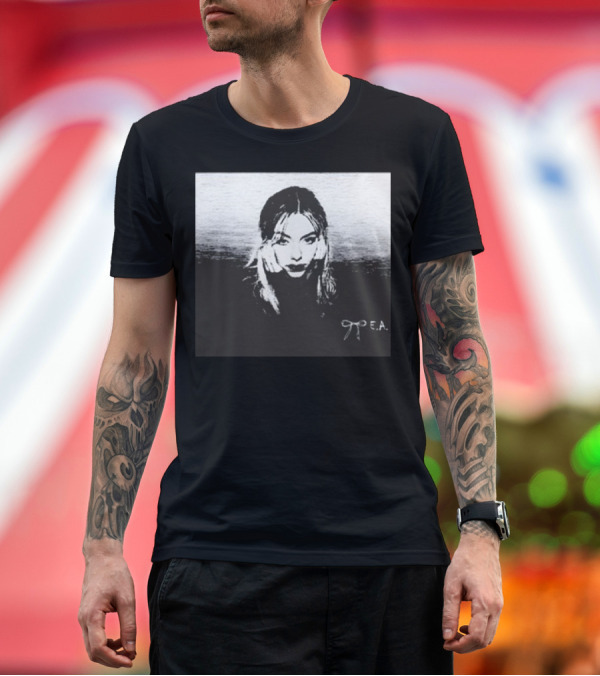 Premium T-Shirt: Eileen Alister The Alister E.A. Monochrome T-Shirt Eileen Alister The Alister E.A. Monochrome T-Shirt