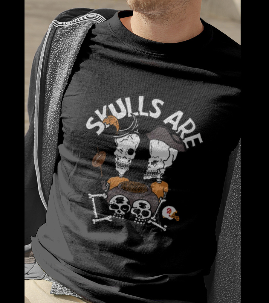 Skulls Are Cool Pirate Football Fans Tailgate Party T-Shirt