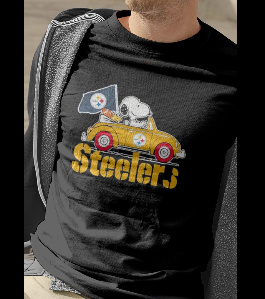 Peanuts Snoopy Woodstock Driving Yellow Car With Steelers Flag T-Shirt