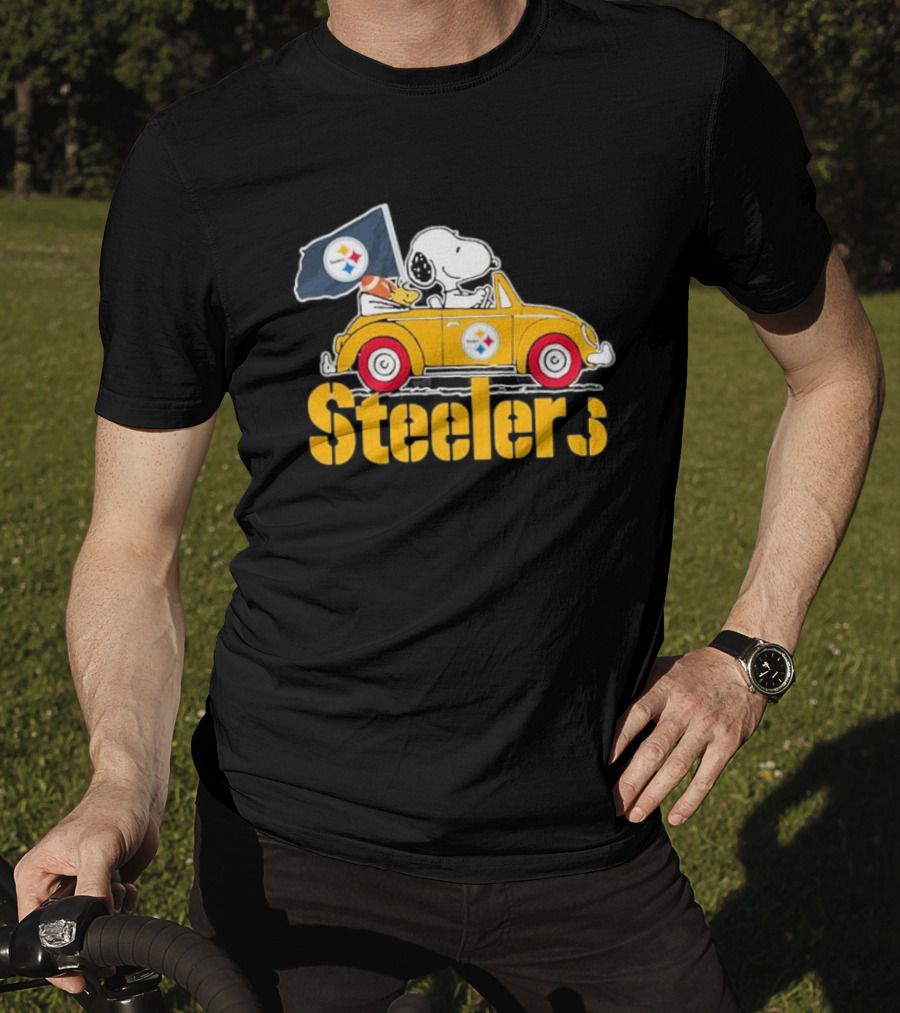 Peanuts Snoopy Woodstock Driving Yellow Car With Steelers Flag T-Shirt