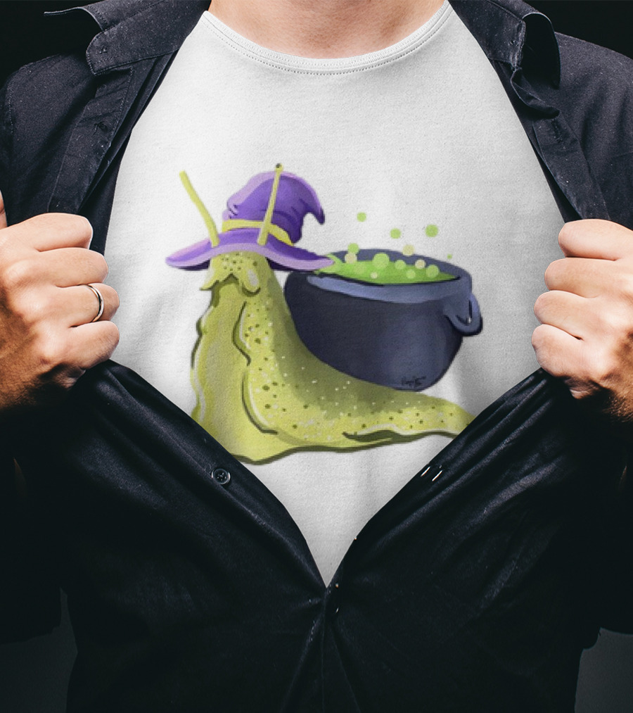 Cauldron Snail Classic Witch Hat Potion Magic T-Shirt