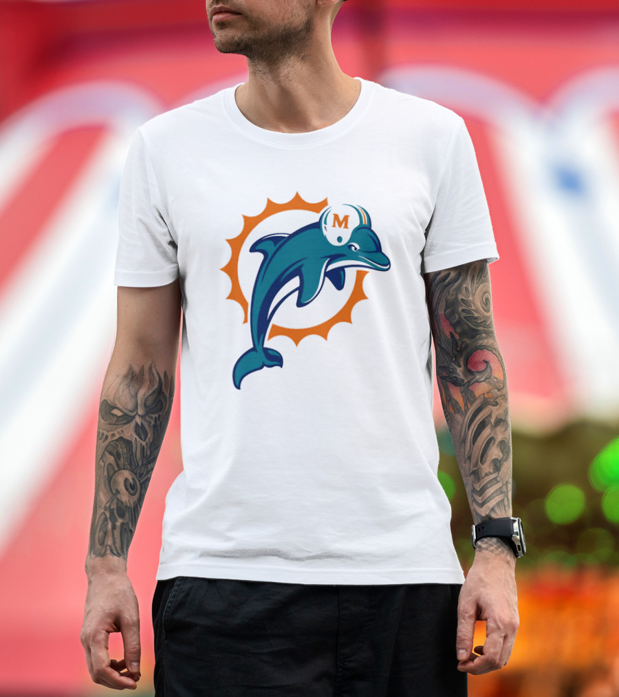 Go Fins Miami Dolphins Football Team Iconic M Helm T-Shirt