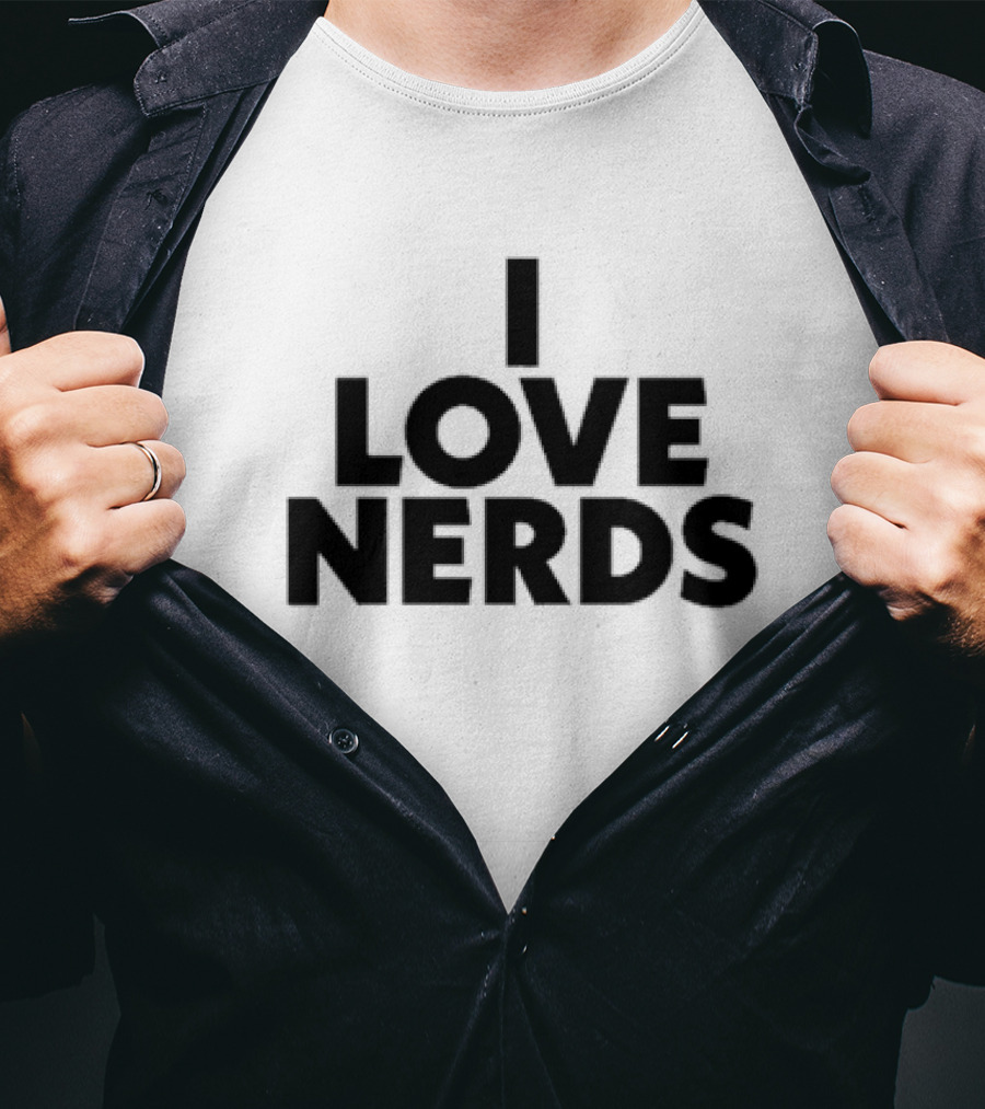 I Love Nerds Kim Kardashian Wearing T-Shirt