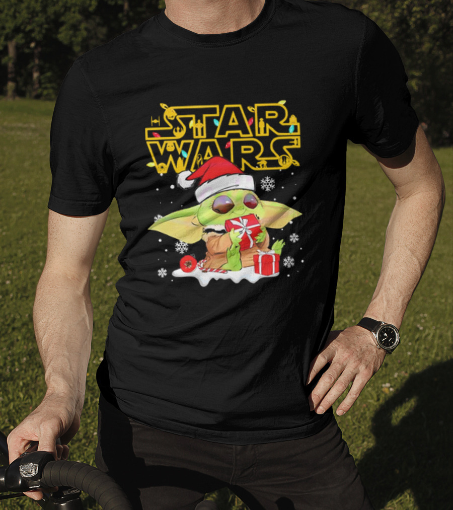 Star Wars Baby Yoda Christmas Santa Hat Snowflakes T-Shirt