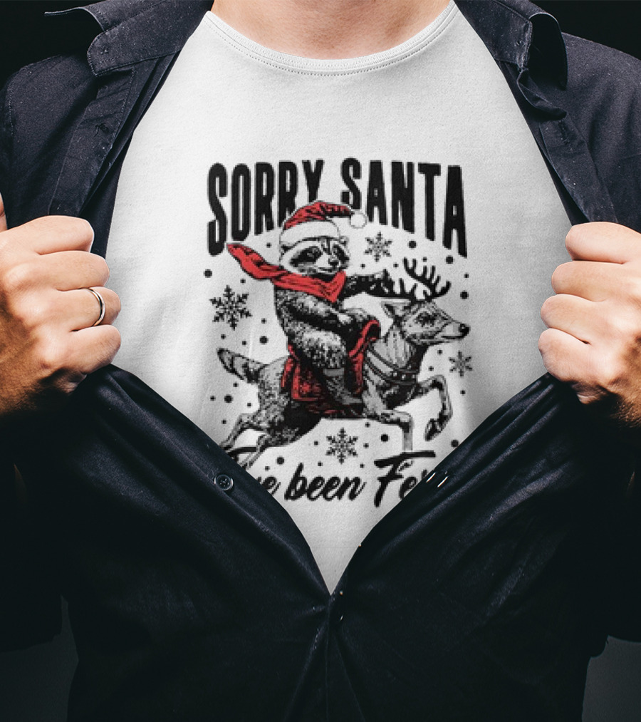 Sorry Santa I've Been Feral Retro Christmas Funny Raccoon Santa Hat T-Shirt