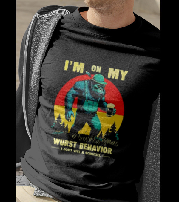 I'm On My Wurst Behavior I Don't Give A Schnitzel German Beer Wurst Funny Oktoberfest Retro T-Shirt