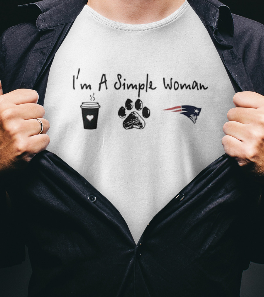 I’m A Simple Woman Coffee Paw Print New England Patriots T-Shirt