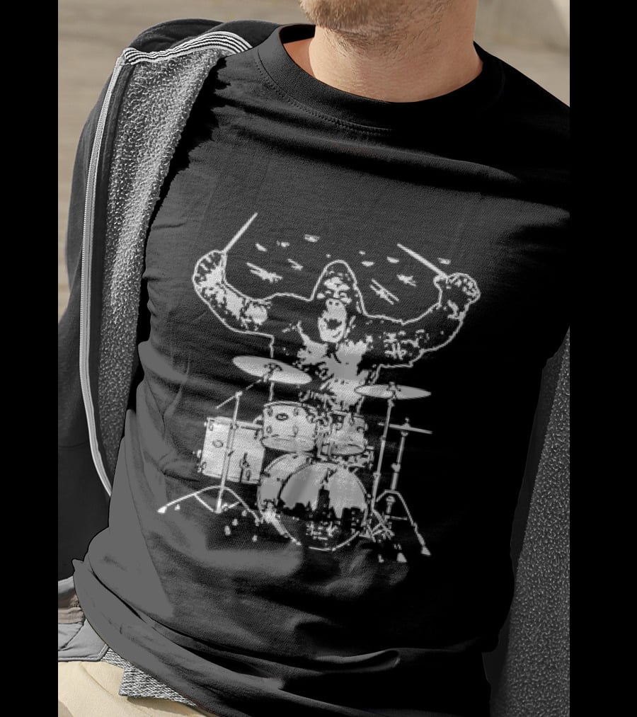 Gorilla King Kong Iconic Drumming Scene With Helicopters And City Skyline T-Shirt