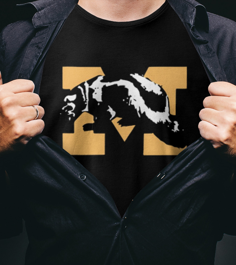Michigan Wolverines Vintage Mascot M T-Shirt
