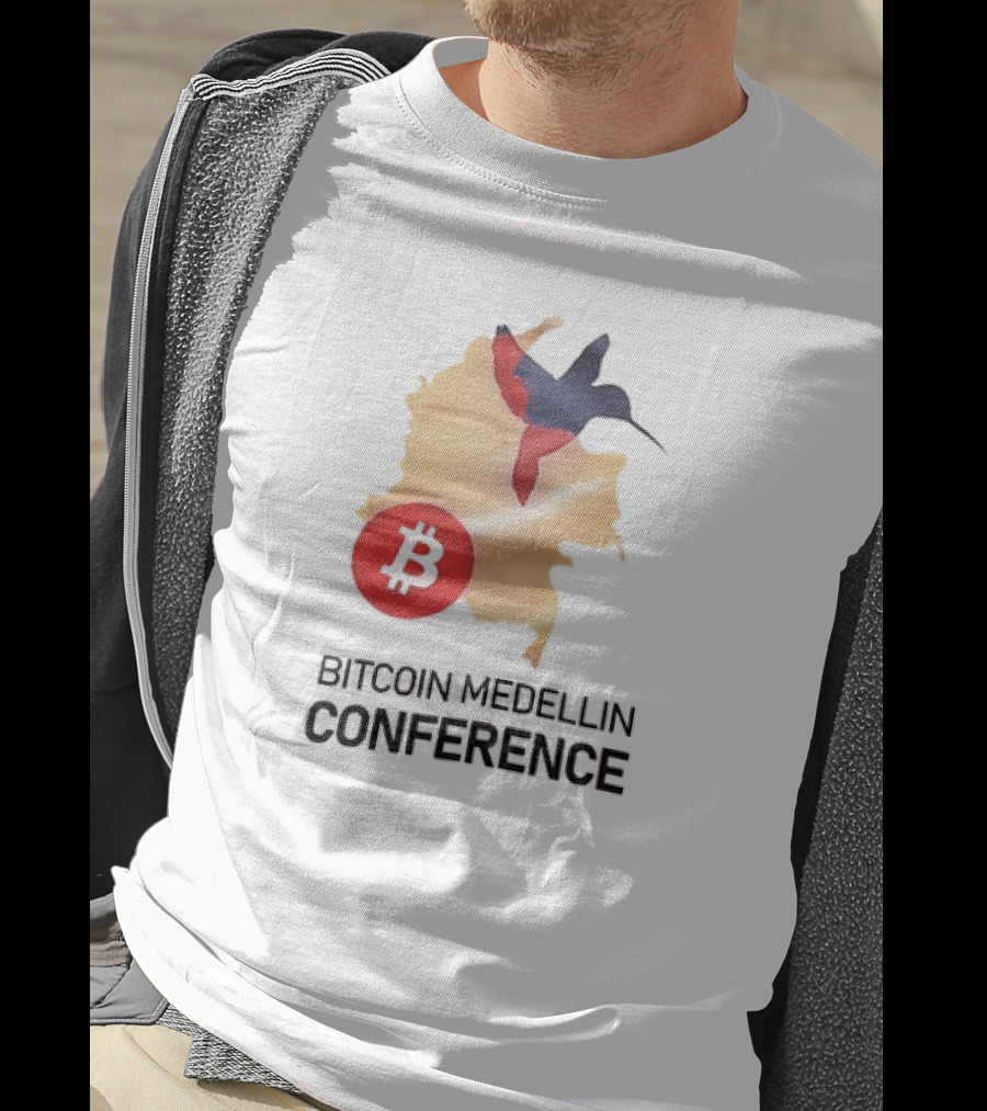 Bitcoin Medellin Conference Colombia Map Hummingbird T-Shirt