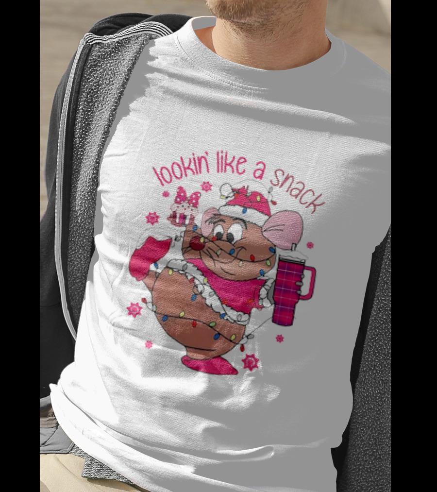 Lookin’ Like A Snack Christmas Mouse Holding Cupcake And Drink T-Shirt