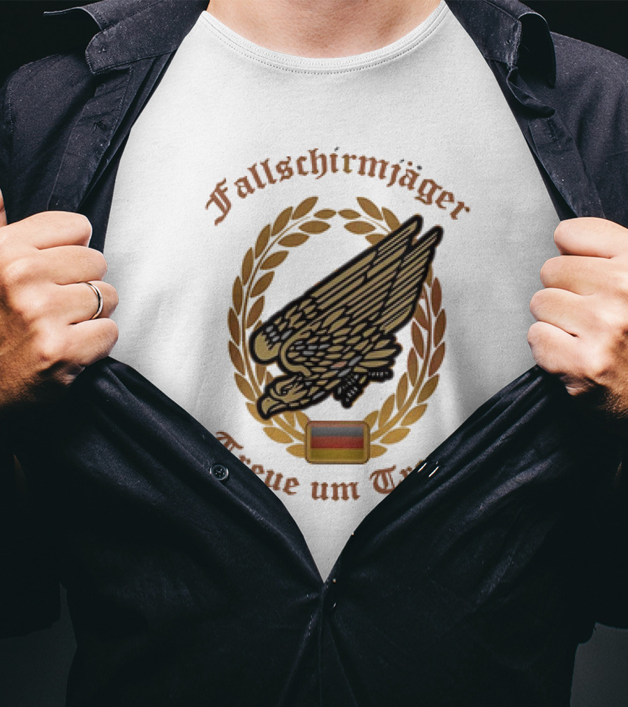 Fallschirmjäger Treue Um Treue Laurel Wreath Badge With Germany Flag T-Shirt
