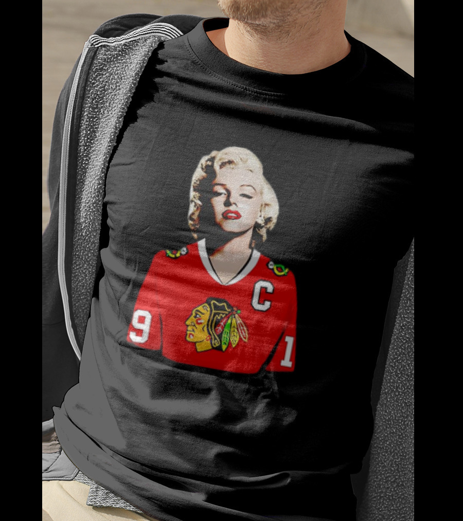 Marilyn Monroe Chicago Blackhawks Jonathan Toews Jersey T-Shirt