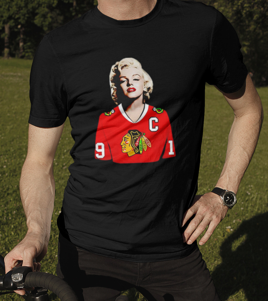 Marilyn Monroe Chicago Blackhawks Jonathan Toews Jersey T-Shirt