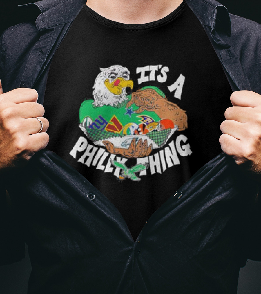 Philadelphia Eagles Christmas It's A Philly Thing With Eagle Holding Giants And Cowboys T-Shirt