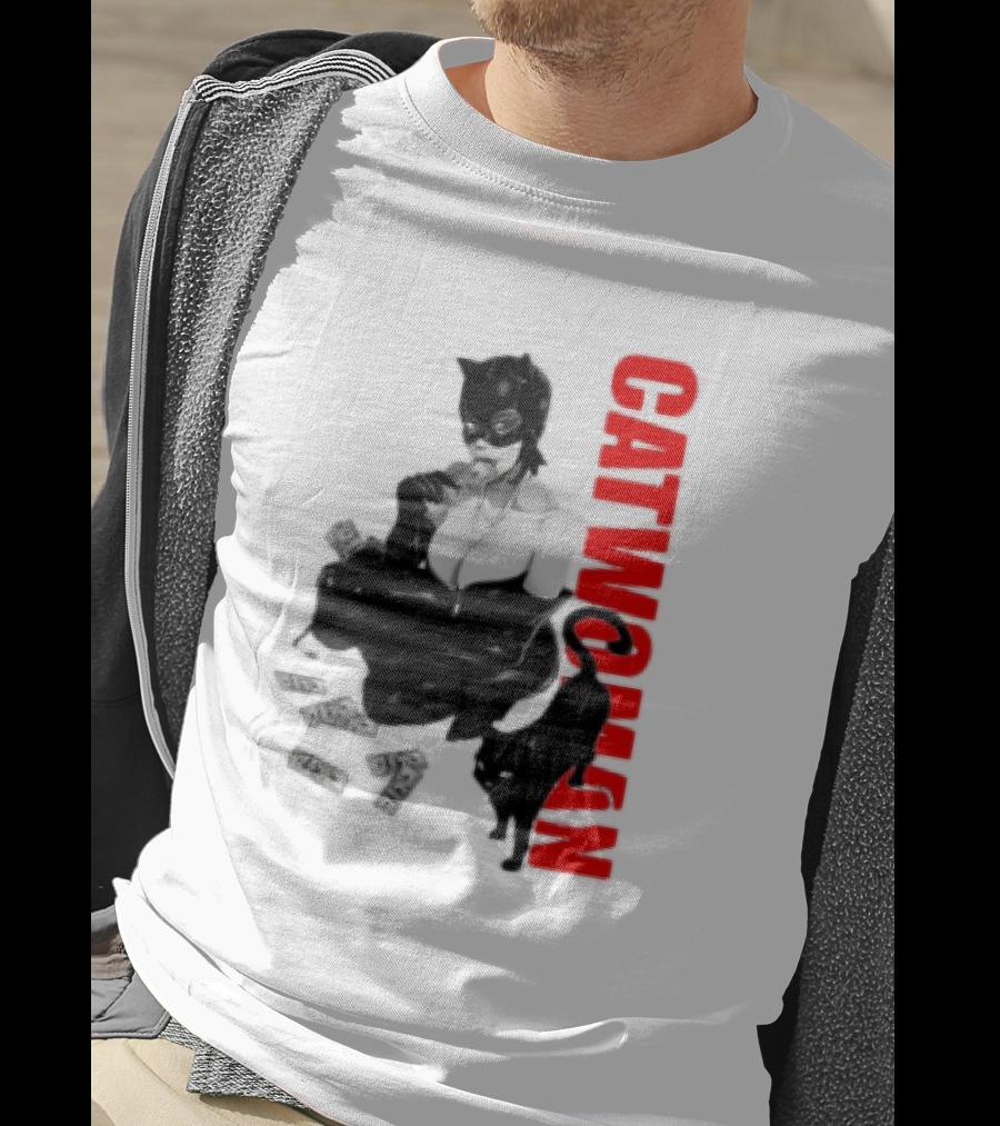 Catwoman Cartoon Noir With Money And Black Cat T-Shirt