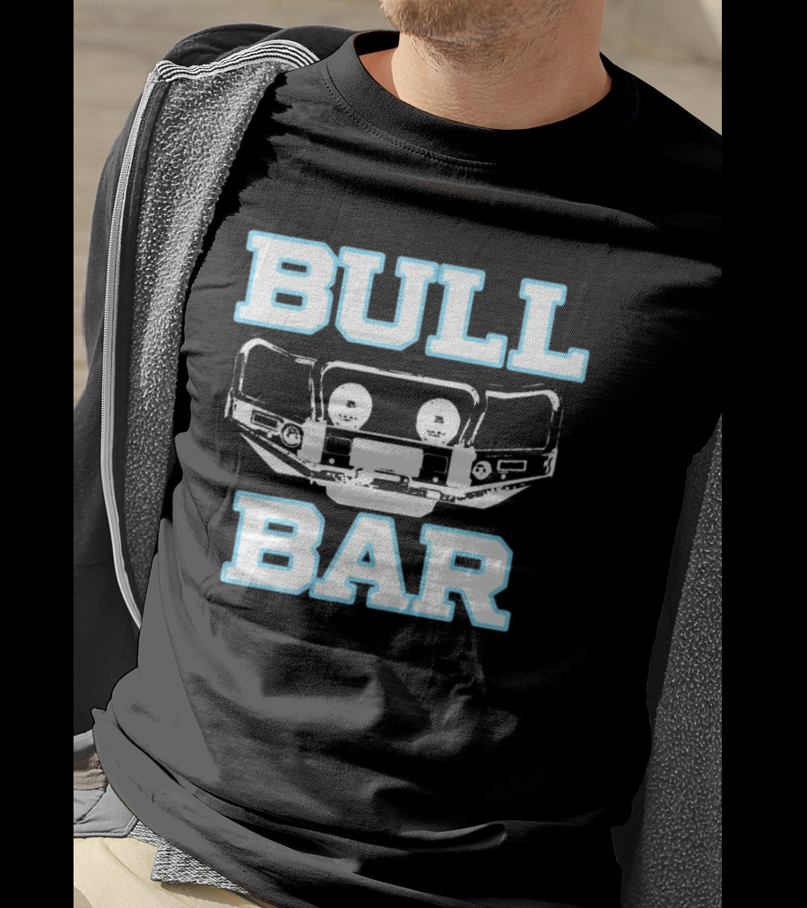 BULL BAR Car Protection Accessory Bold Vintage Style T-Shirt