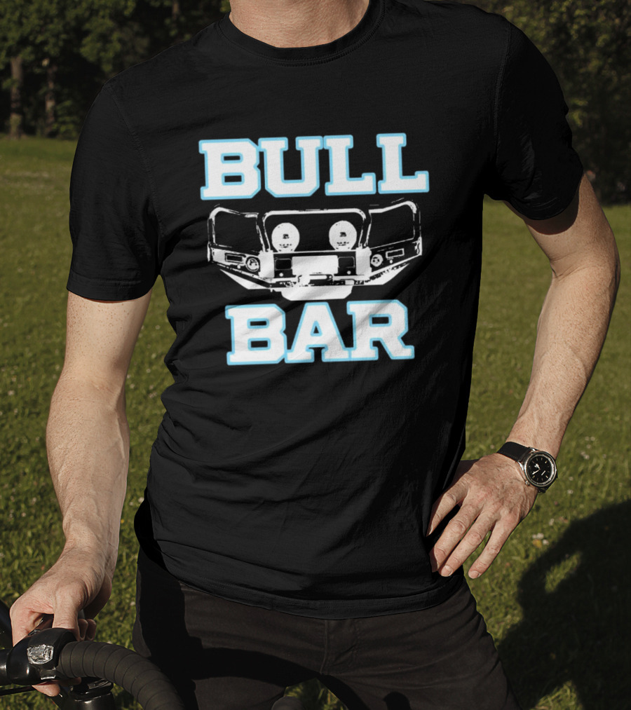 BULL BAR Car Protection Accessory Bold Vintage Style T-Shirt