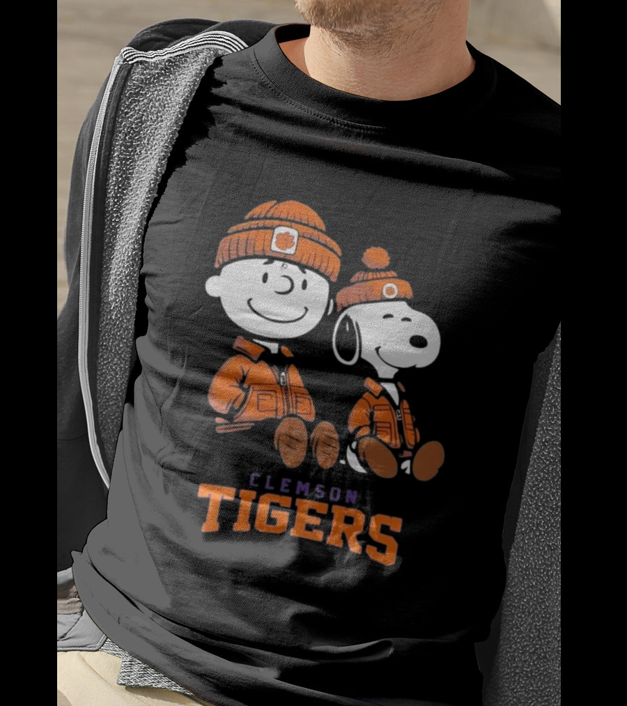Clemson Tigers X Snoopy And Charlie Brown 2025 T-Shirt