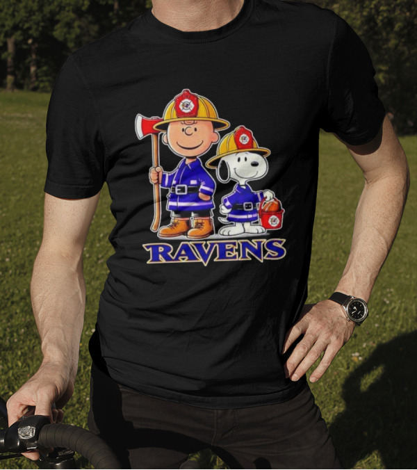 Firefighter Charlie Brown And Snoopy Baltimore Ravens T-Shirt