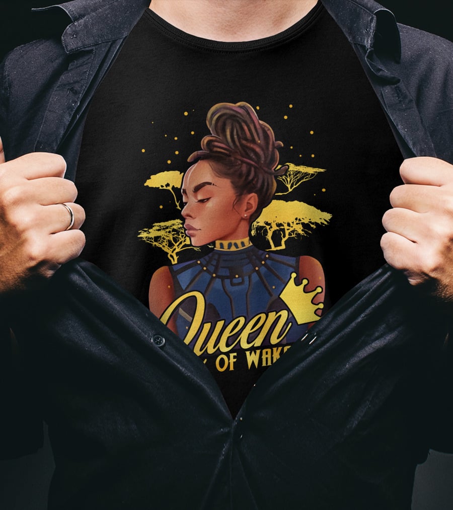 Queen Of Wakanda Royalty And Elegance With African Serengeti Backdrop T-Shirt