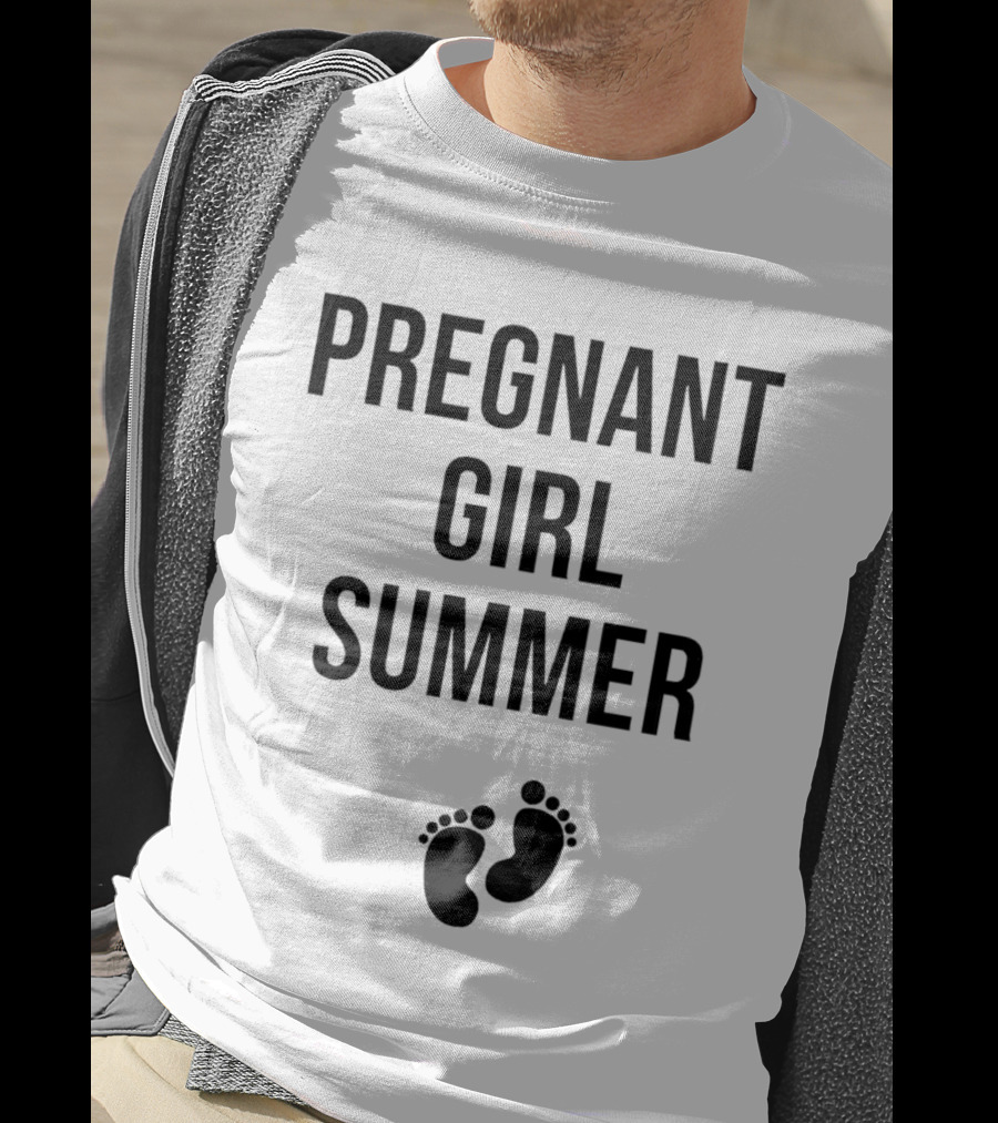 Pregnant Girl Summer Baby Footprints T-Shirt