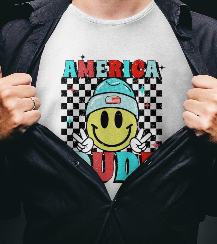 America Dude Smiley Face With Beanie And Peace Signs T-Shirt