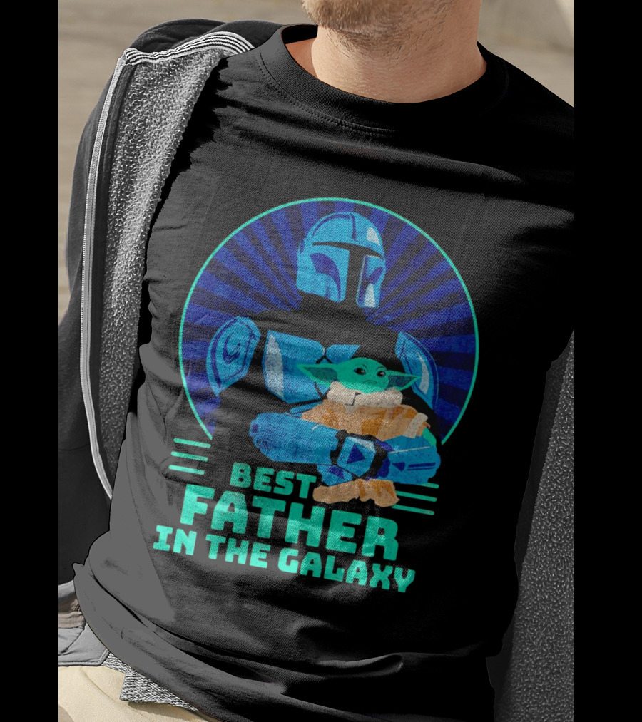 Best Father In The Galaxy Mandalorian Hug Baby Yoda T-Shirt