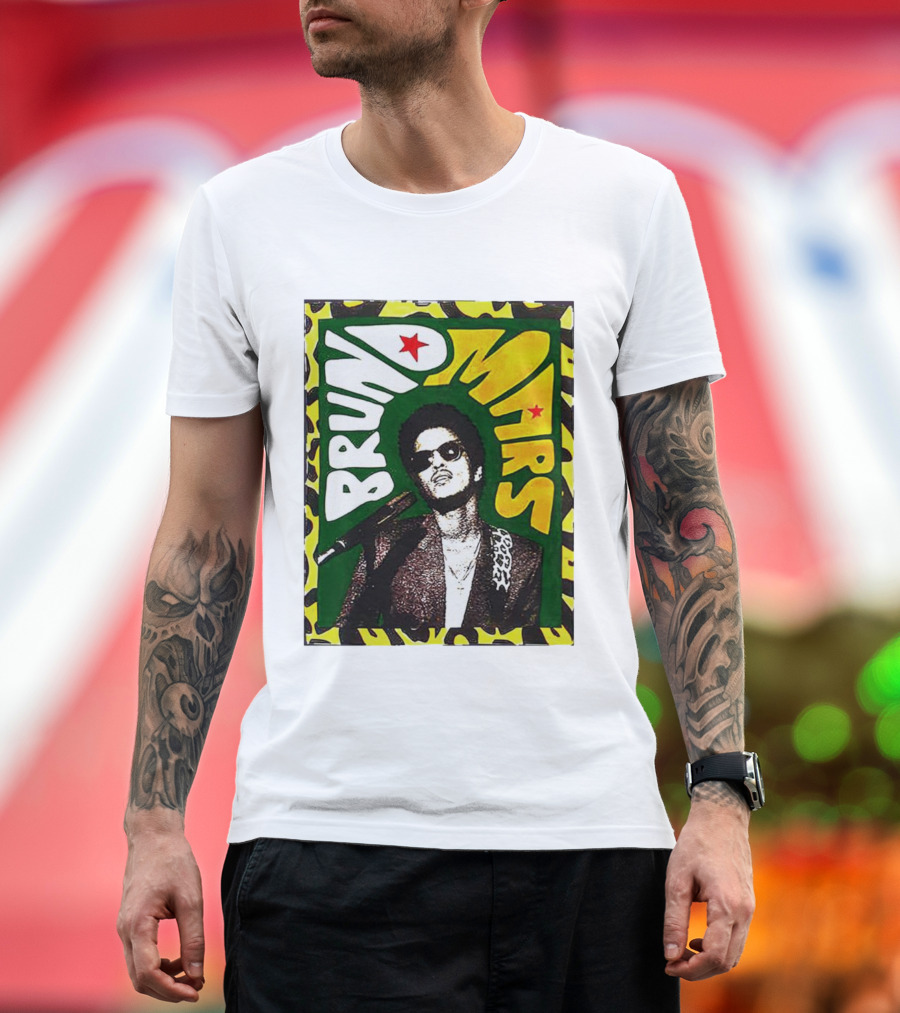Bruno Mars Retro Style Portrait with Microphone and Stars T-Shirt