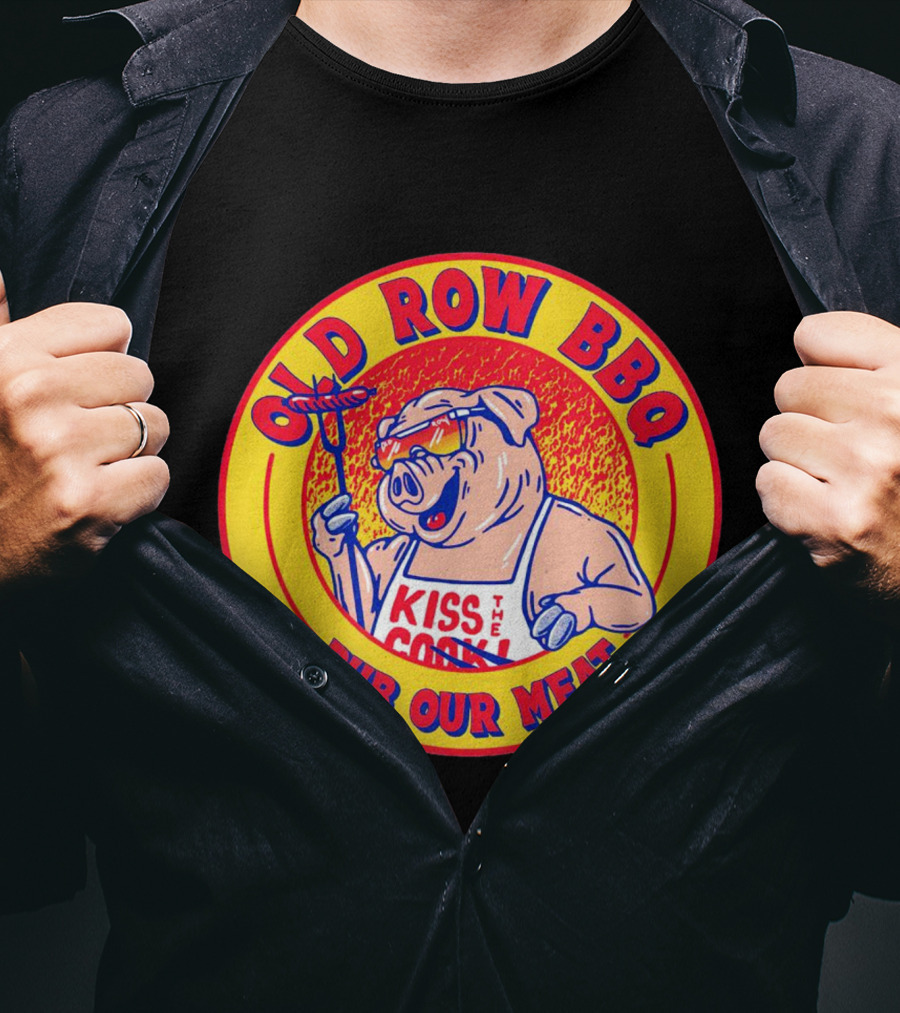 OLD ROW BBQ Rub Our Meat Kiss The Cook Pig Apron T-Shirt