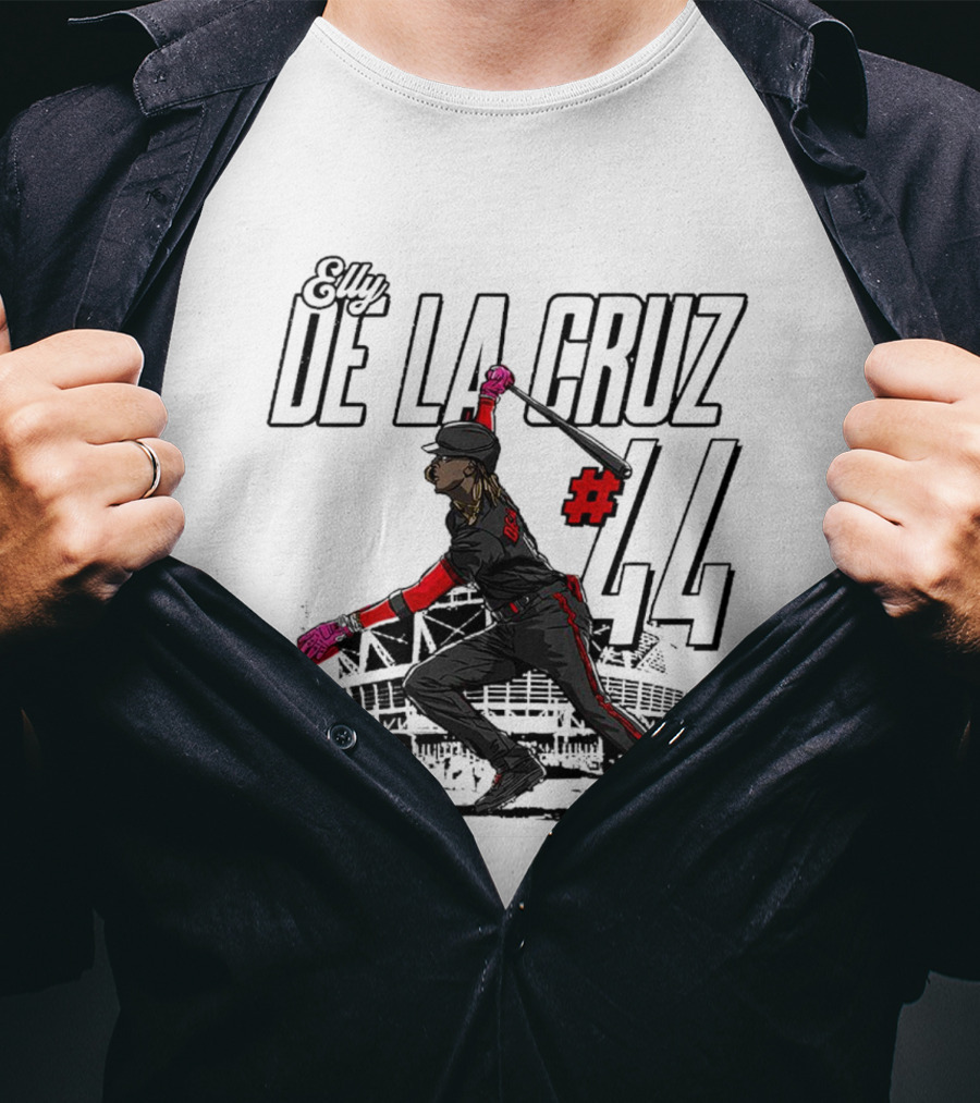 Elly De La Cruz #44 Cincinnati Reds MLBPA Action Pose Stadium Background T-Shirt