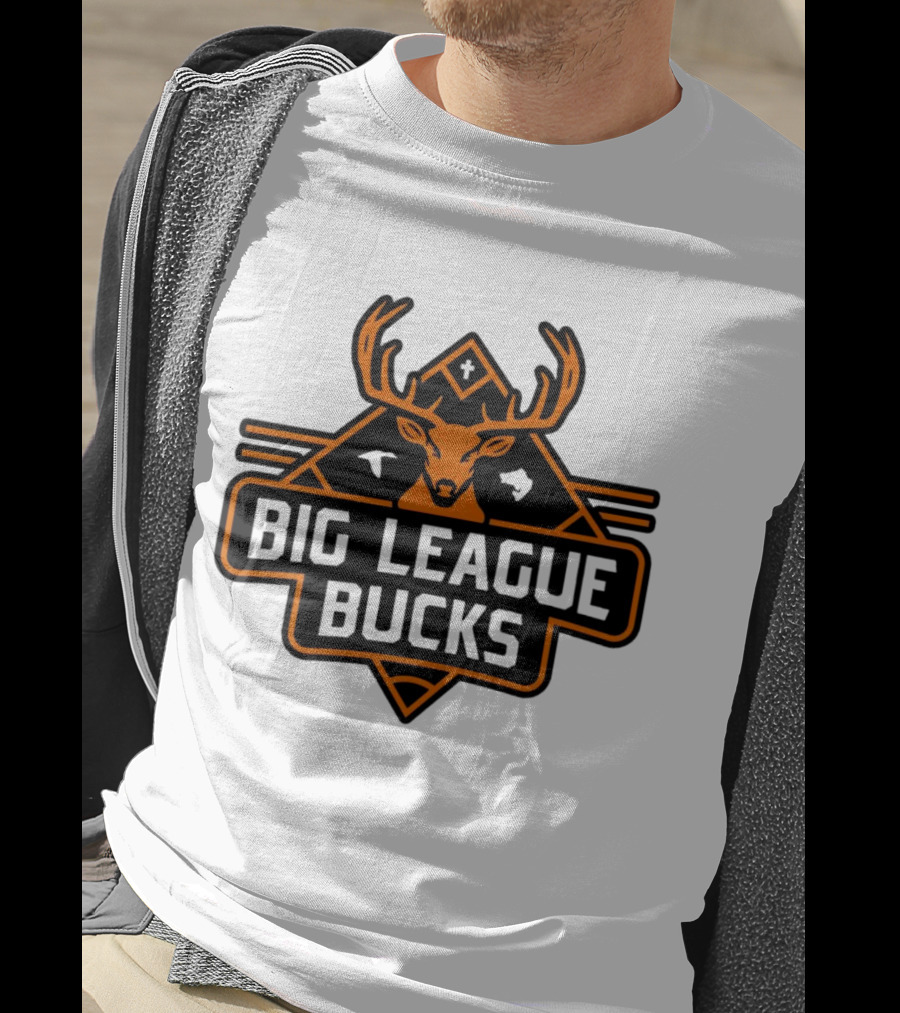 Big League Bucks Deer Antlers Hunting Badge Emblem T-Shirt