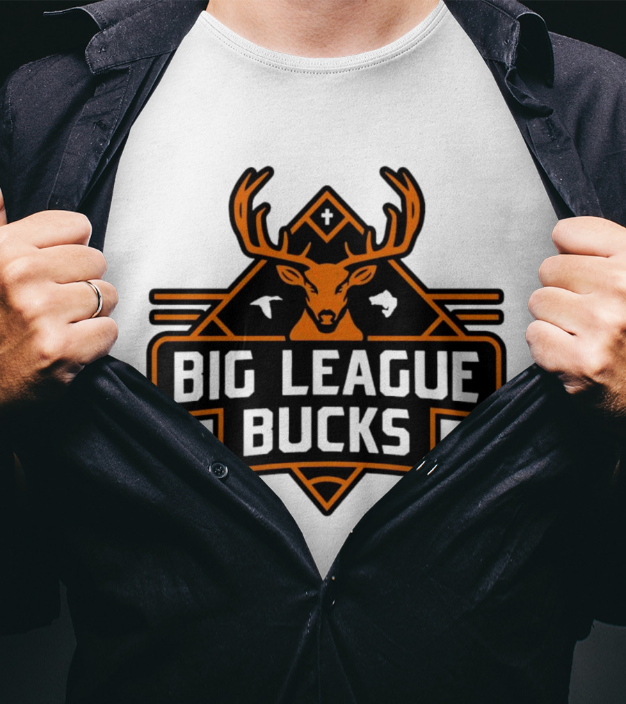 Big League Bucks Deer Antlers Hunting Badge Emblem T-Shirt