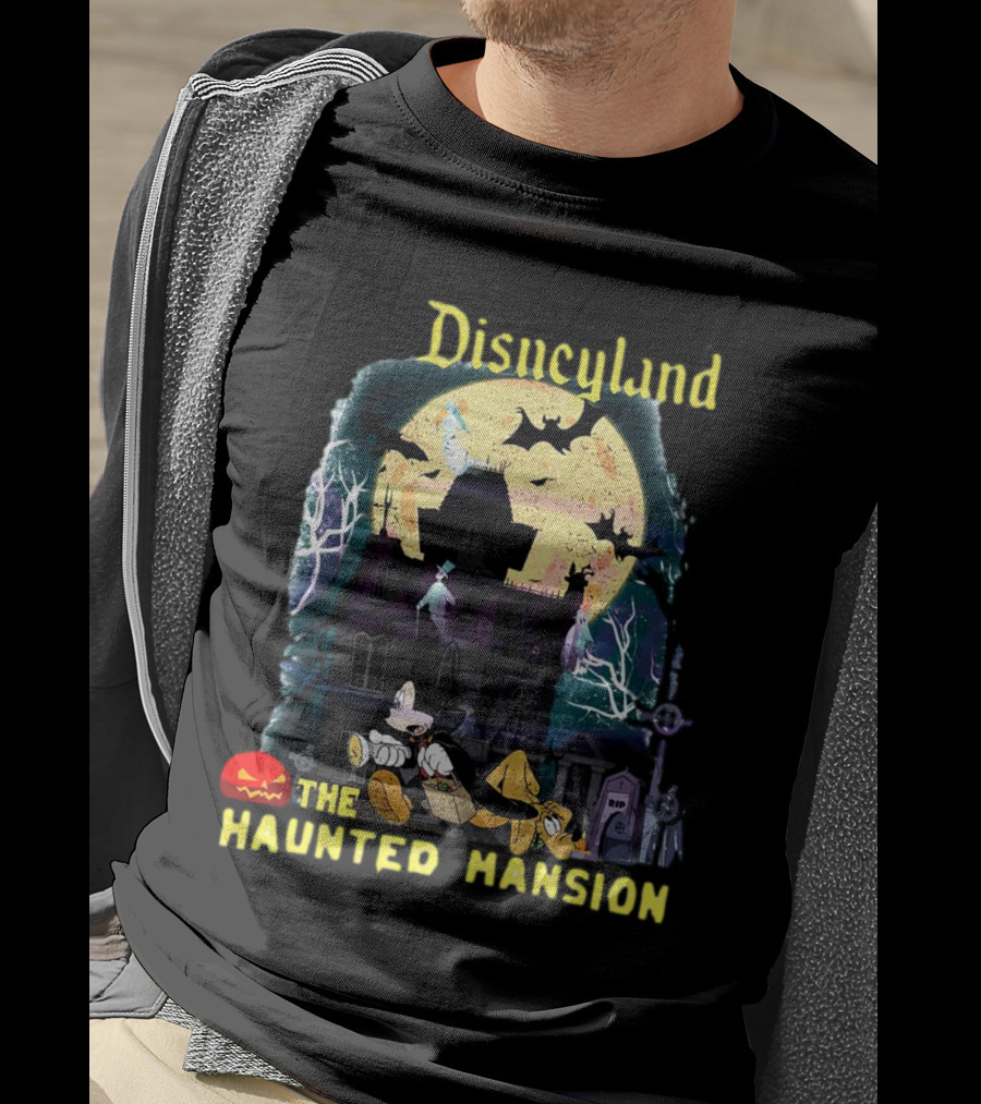 Disneyland The Haunted Mansion Mickey And Pluto Halloween Adventure T-Shirt